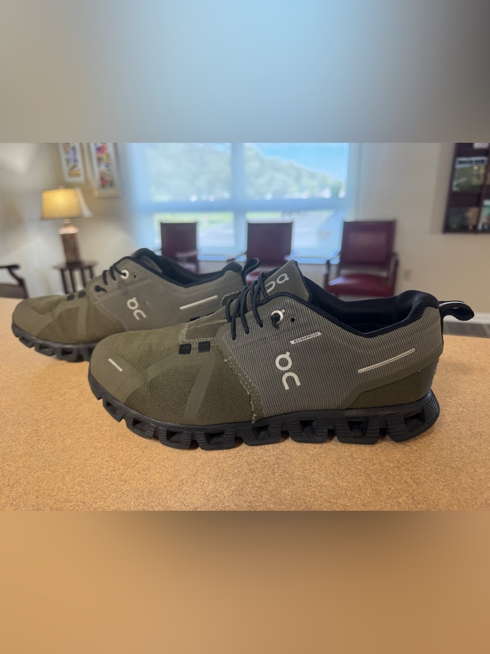 On Cloud 5 Waterproof running shoes in Olive/Black colorway Women’s Size 8.5